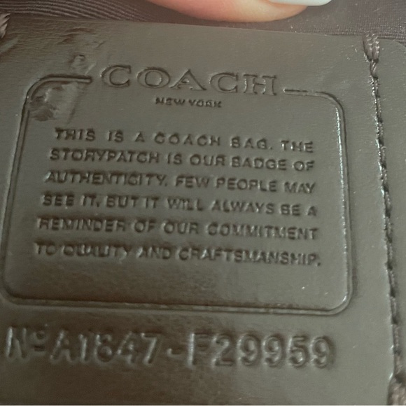 Coach khaki/tan & chalk leather shoulder bag - Picture 9 of 10